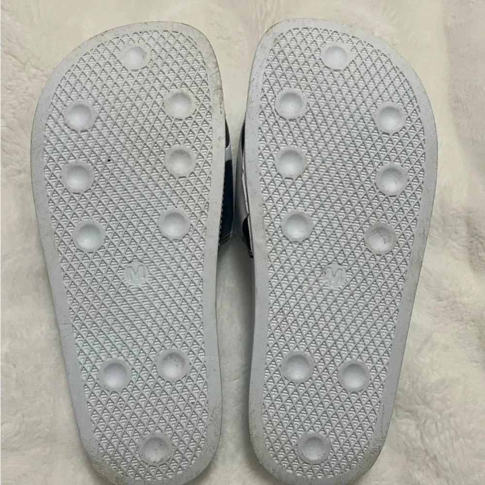 Chick-fil-A slippers - Picture 2 of 2